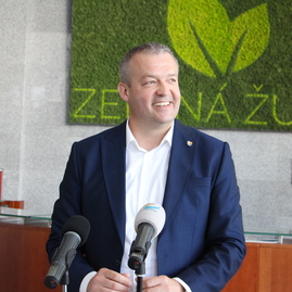 Zväčšiť fotografiu - Najlepšiu študentskú firmu má soš j. a. baťu z partizánskeho - IMG_0105