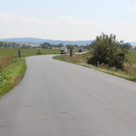Najprestížnejšie cyklistické preteky okolo slovenska povedú aj cez trenčiansky kraj - Ilustračná foto - opravená župná cesta 1