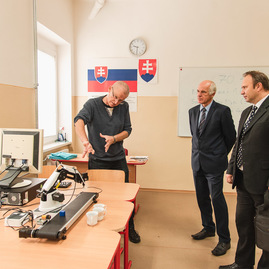 Zväčšiť fotografiu - Narodeninovú oslavu pripravili pre všetky generácie - TSK_SOŠ TN_70 rokov_mini (18 of 46)