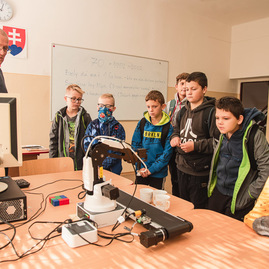 Zväčšiť fotografiu - Narodeninovú oslavu pripravili pre všetky generácie - TSK_SOŠ TN_70 rokov_mini (32 of 46)