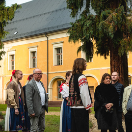 Zväčšiť fotografiu - Národná kultúrna pamiatka sa mení na modernú školu - TSK_SOŠ Pruské_strecha_intrák_mini-48