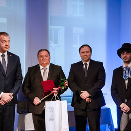 Zväčšiť fotografiu - Našou motiváciou sú naši študenti, odkazujú ocenení - TSK_oceňovanie učiteľov_23_mini-16