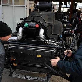 Zväčšiť fotografiu - Naštartovali prvé dve kompletne zložené „tatrovky“ - 20220404_PB_SOS_TATRA_004w