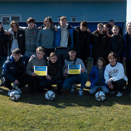 Zväčšiť fotografiu - Nechceme vojnu, chceme hrať futbal, odkazujú mladí ukrajinskí futbalisti - 20220314_BN_021w