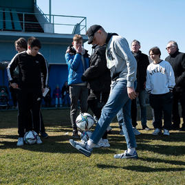 Zväčšiť fotografiu - Nechceme vojnu, chceme hrať futbal, odkazujú mladí ukrajinskí futbalisti - 20220314_BN_022w