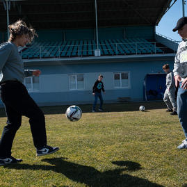 Zväčšiť fotografiu - Nechceme vojnu, chceme hrať futbal, odkazujú mladí ukrajinskí futbalisti - 20220314_BN_024w