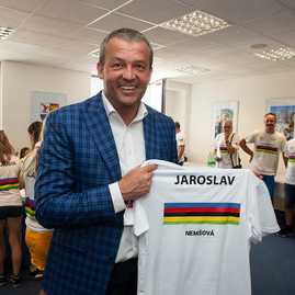 Nemšová je baštou dievčenského florbalu, z najväčšieho šampionátu na svete si tento rok nemšovské florbalistky odniesli striebro i zlato - 20180727_TSK_florbalistky_Nemsova_062w