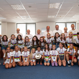 Nemšová je baštou dievčenského florbalu, z najväčšieho šampionátu na svete si tento rok nemšovské florbalistky odniesli striebro i zlato - 20180727_TSK_florbalistky_Nemsova_065w