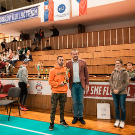 Zväčšiť fotografiu - Nepočujúci si zmerali sily na turnaji v trenčine - TSK_športový deň nepočujúcich TN_mini-11