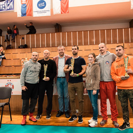 Zväčšiť fotografiu - Nepočujúci si zmerali sily na turnaji v trenčine - TSK_športový deň nepočujúcich TN_mini-13