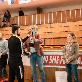 Zväčšiť fotografiu - Nepočujúci si zmerali sily na turnaji v trenčine - TSK_športový deň nepočujúcich TN_mini-19
