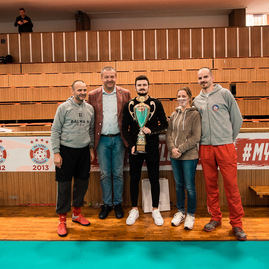 Zväčšiť fotografiu - Nepočujúci si zmerali sily na turnaji v trenčine - TSK_športový deň nepočujúcich TN_mini-20