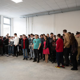 Zväčšiť fotografiu - Nové technológie posúvajú kvalitu vzdelávania vpred - 20230320_TSK_009w