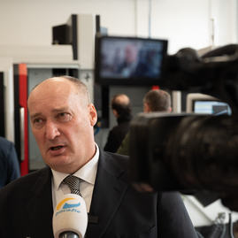 Zväčšiť fotografiu - Nové technológie posúvajú kvalitu vzdelávania vpred - 20230320_TSK_026w