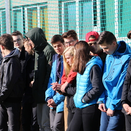 Novému ihrisku sa tešia už aj študenti gymnázia v.b. nedožerského v prievidzi a soš v partizánskom - IMG_6449