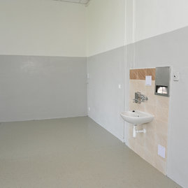 Zväčšiť fotografiu - Novomestská priemyslovka má zmodernizovanú kuchyňu s jedálňou i dielne - 20210902_TSK_skoly_132w