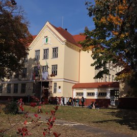 Zväčšiť fotografiu - Novomestské gymnázium je už 50 rokov pridruženou školou unesco - IMG_3276