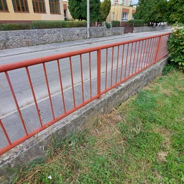 Zväčšiť fotografiu - Novomestské gymnázium má nový vstup do areálu školy - 20210920_113253