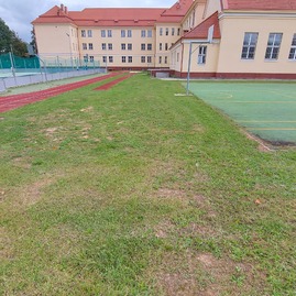 Zväčšiť fotografiu - Novomestské gymnázium má nový vstup do areálu školy - 20210920_113305