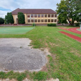 Zväčšiť fotografiu - Novomestské gymnázium má nový vstup do areálu školy - 20210920_113345