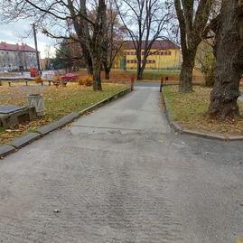 Zväčšiť fotografiu - Novomestské gymnázium má nový vstup do areálu školy - 20211124_102130