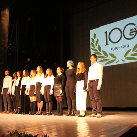 Novomestské gymnázium ocenilo bývalých i súčasných zamestnancov školy - IMG_0421