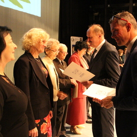 Novomestské gymnázium ocenilo bývalých i súčasných zamestnancov školy - IMG_0547