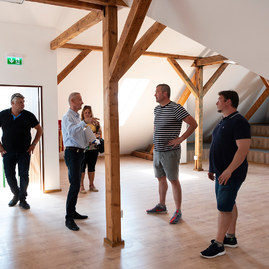 Zväčšiť fotografiu - O krok bližšie k hviezdam vďaka cezhraničnému projektu - 20200807_PU_gymnazium_009w