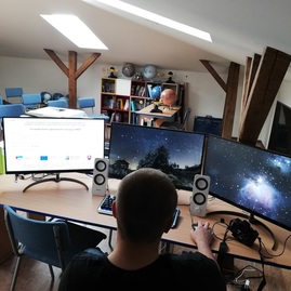 Zväčšiť fotografiu - O krok bližšie k hviezdam vďaka cezhraničnému projektu - ucebna_astronomie_-_kópia