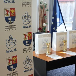 O prvenstvo v medzinárodnej dejepisnej súťaži zabojovali študenti zo 14 gymnázií trenčianskeho kraja - IMG_0006