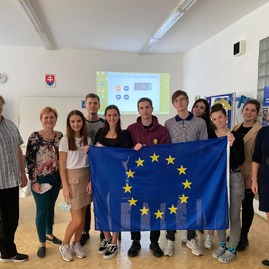 Zväčšiť fotografiu - Obchodná akadémia najlepšou školou epas 2020 - TSK_OA Prievidza_Ambasádorská škola EP (1)
