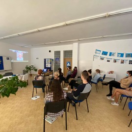 Zväčšiť fotografiu - Obchodná akadémia najlepšou školou epas 2020 - TSK_OA Prievidza_Ambasádorská škola EP (2)