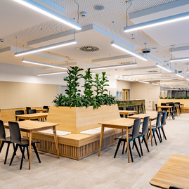 Zväčšiť fotografiu - Obľúbené gastrocentrum otvára svoje brány pre verejnosť - 522A9419-Enhanced-NR