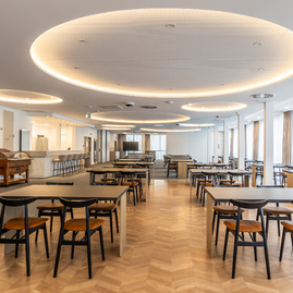 Zväčšiť fotografiu - Obľúbené gastrocentrum otvára svoje brány pre verejnosť - 522A9579-Enhanced-NR