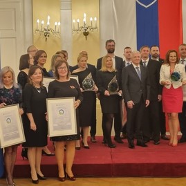Zväčšiť fotografiu - Ocenenie za kvalitu a spoločenskú zodpovednosť získala župná stredná škola - pruské