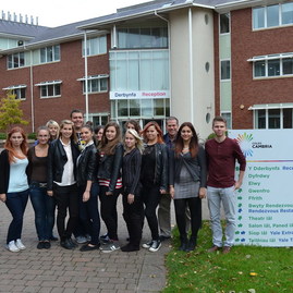 Odborná stáž študentov bilingválneho štúdia  obchodnej akadémie z handlovej vo wrexhame - ATT00055_resize