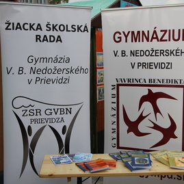 Ôsmim základným školám z regiónu hornej nitry odovzdal trenčiansky samosprávny kraj učebné pomôcky - IMG_2474