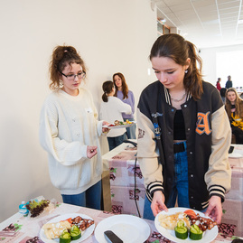 Zväčšiť fotografiu - Palacinkami popularizujú varenie medzi školákmi - TSK_SOŠ PAR_palacinky_mini (4 of 90)
