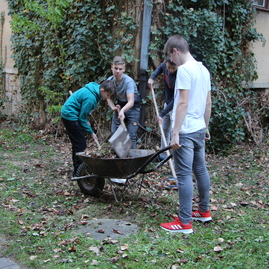 Participatívne rozpočty sa prehupli do ďalšej fázy, dubnickí gymnazisti spoznali víťazné projekty - IMG_0475