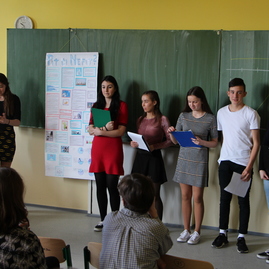 Participatívne rozpočty sa prehupli do ďalšej fázy, dubnickí gymnazisti spoznali víťazné projekty - IMG_0637