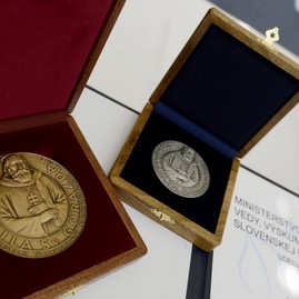 Pedagogička rudolfa novotná z gymnázia v bánovciach nad bebravou získala najvyššie ocenenie rezortu školstva - 3-803bf11a0194d3b947fcb638e27eca2fffae0325
