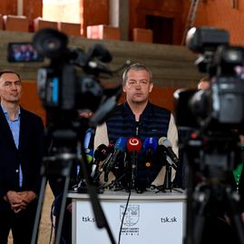 Zväčšiť fotografiu - Pilotná hokejová akadémia v trenčíne ide príkladom, radosť neskrýva ani szľh - _RS23110