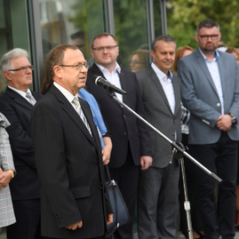 Po letných prázdninách žiakov privítala nová telocvičňa a jedna z najmodernejších školských budov - 20180903_TN_TSK_skoly_104w