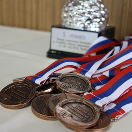 Po stredoškolákoch spoznáme školského majstra slovenska vo florbale aj medzi žiakmi základných škôl. v trenčíne odštartovali celoslovenské majstrovstvá. - IMG_1983