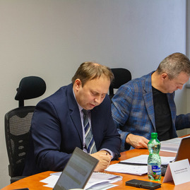 Zväčšiť fotografiu - Počet stredoškolákov na župných školách rastie - TSK_školská rada_10_23_mini (9 of 14)