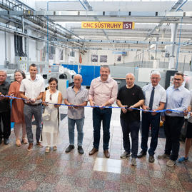 Zväčšiť fotografiu - Pochváliť sa môžu špičkovými dielňami odborného výcviku - 20220627_TSK_129w