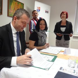 Podpísali prvé memorandum o spolupráci v trenčíne, v poradí už piate v rámci trenčianskeho samosprávneho kraja - DSC02699