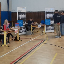 Zväčšiť fotografiu - Považskobystrická priemyslovka otvorila svoje brány