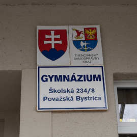 Zväčšiť fotografiu - Považskobystrické gymnázium bude mať dve moderné športoviská - 20220919_PB_Gymnazium_002w
