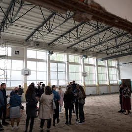 Zväčšiť fotografiu - Považskobystrické gymnázium bude mať dve moderné športoviská - 20220919_PB_Gymnazium_021w